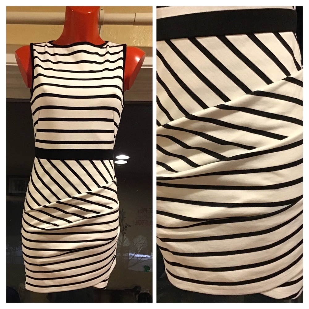 SOLOISTE Fitted Dress❤️❤️